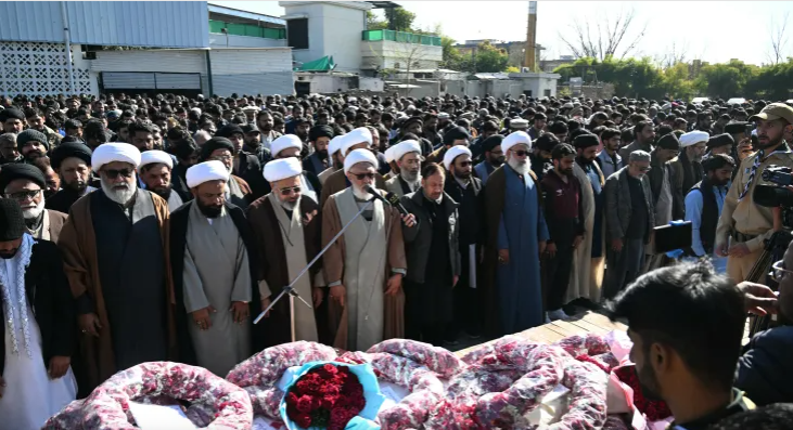 Pakistan Tangkap 4 'Fasilitator' Serangan Bom di Masjid Saat Para Korban Dimakamkan